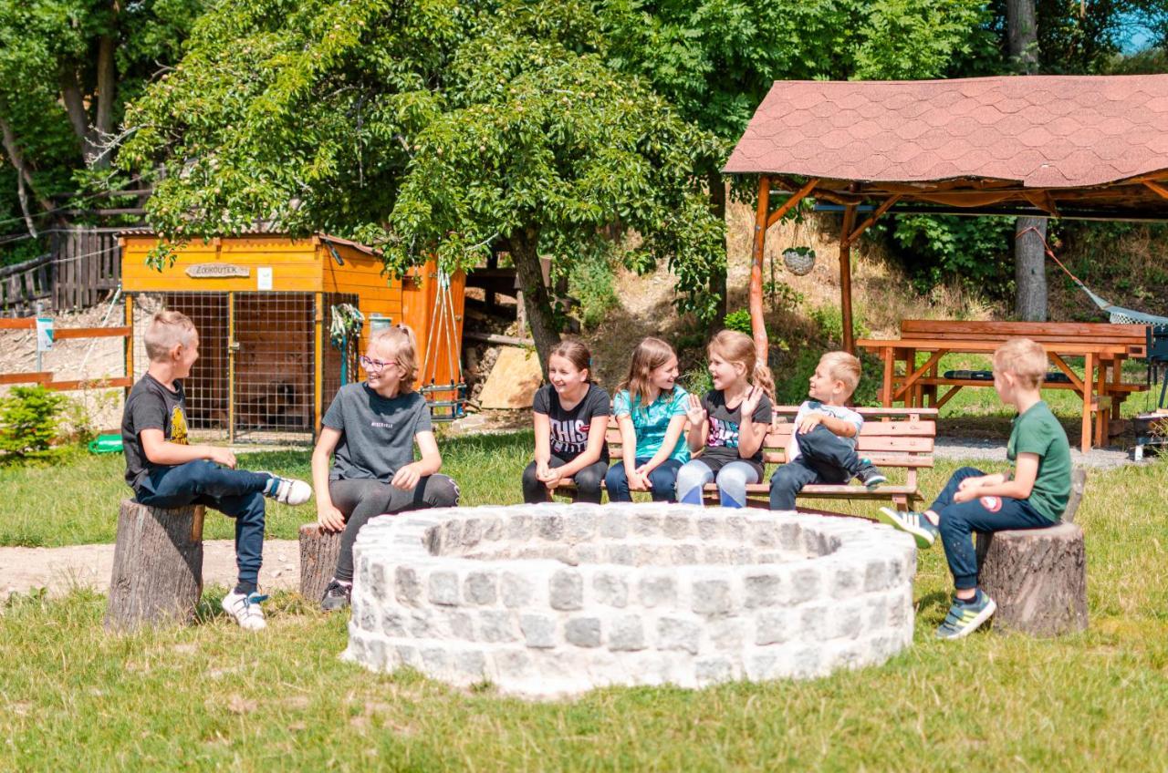 Cozy Wood Hut On The Farm Villa Trebivlice Exterior foto