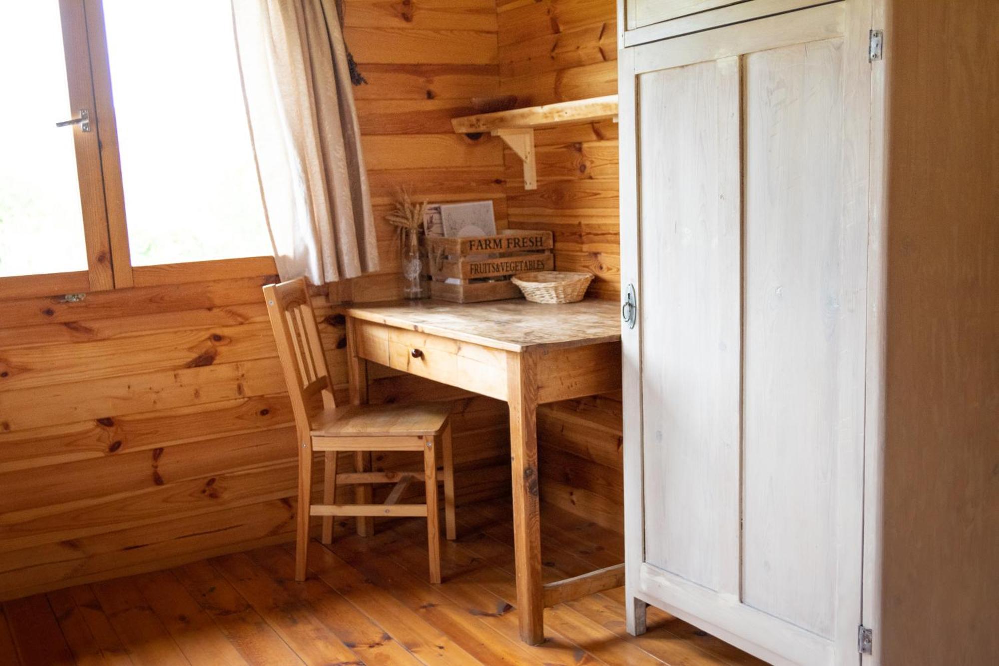 Cozy Wood Hut On The Farm Villa Trebivlice Exterior foto