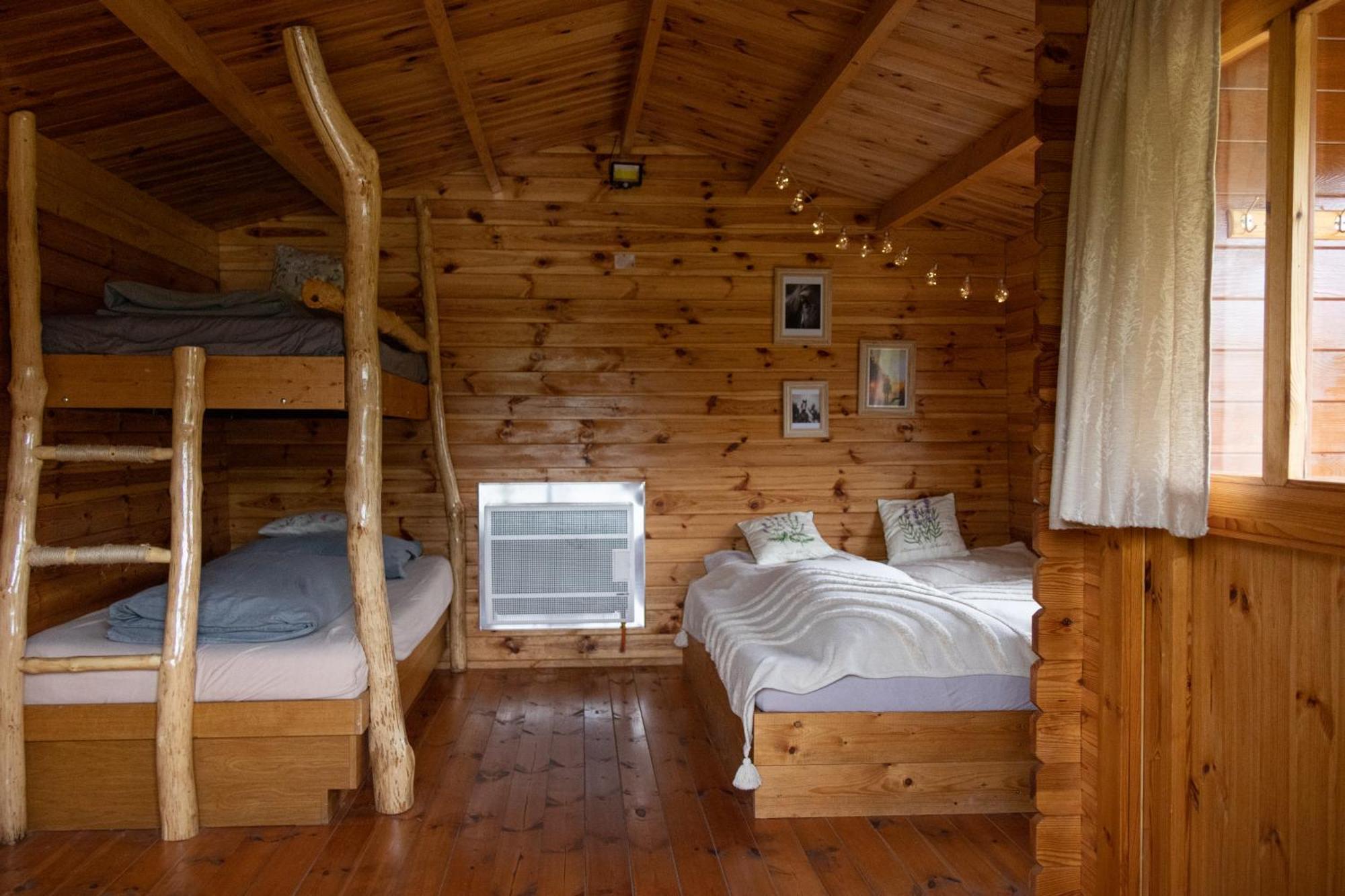 Cozy Wood Hut On The Farm Villa Trebivlice Exterior foto
