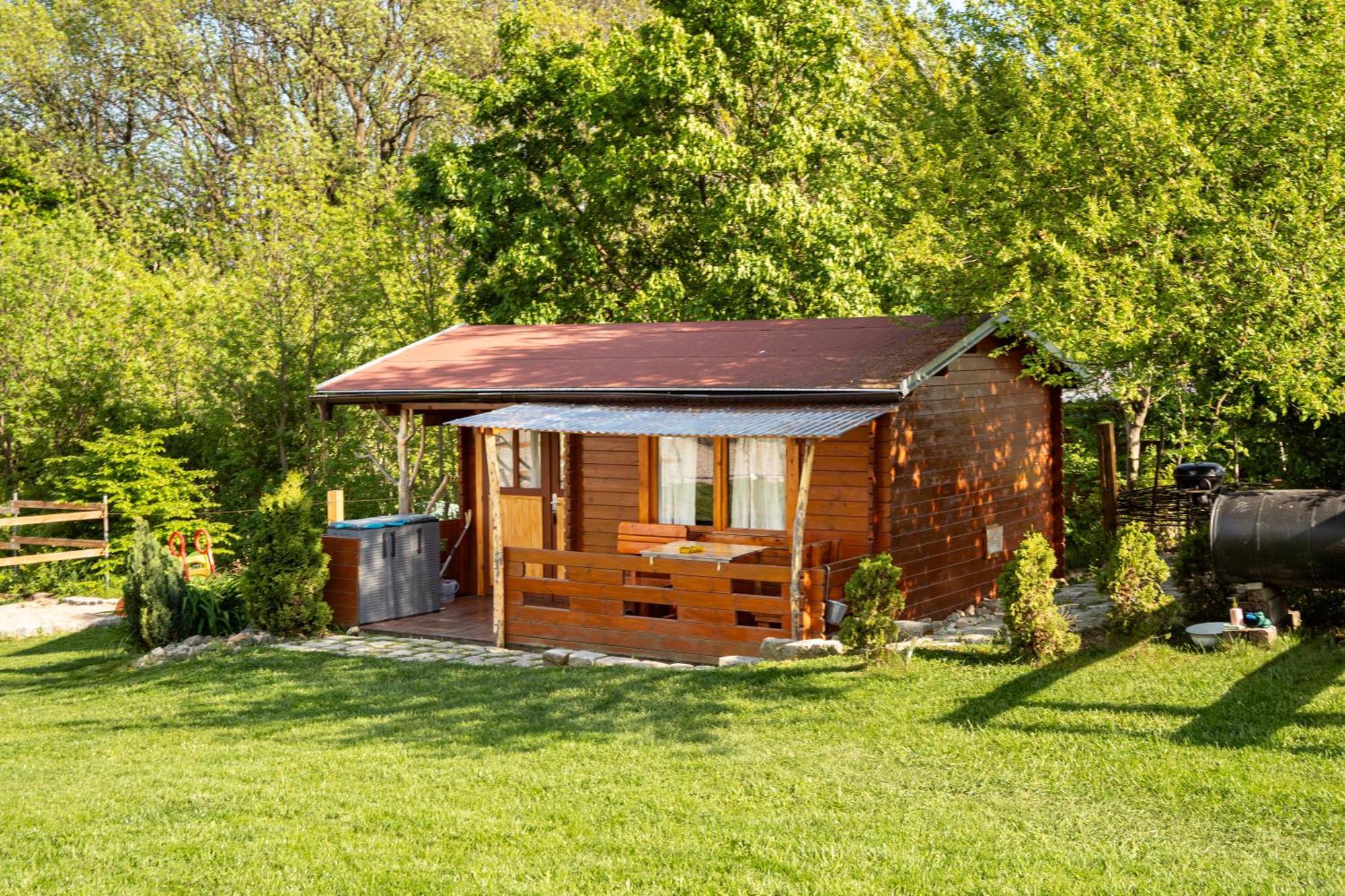Cozy Wood Hut On The Farm Villa Trebivlice Exterior foto