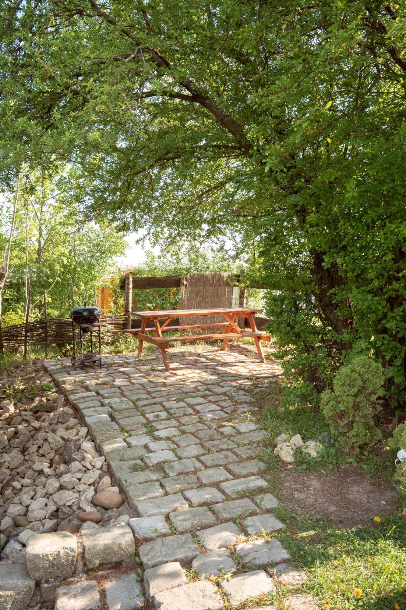 Cozy Wood Hut On The Farm Villa Trebivlice Exterior foto